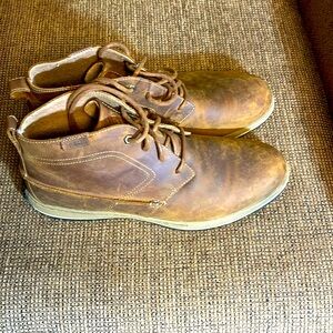 Men Columbia Chukka leather, high-rise  size 12 shoes new
